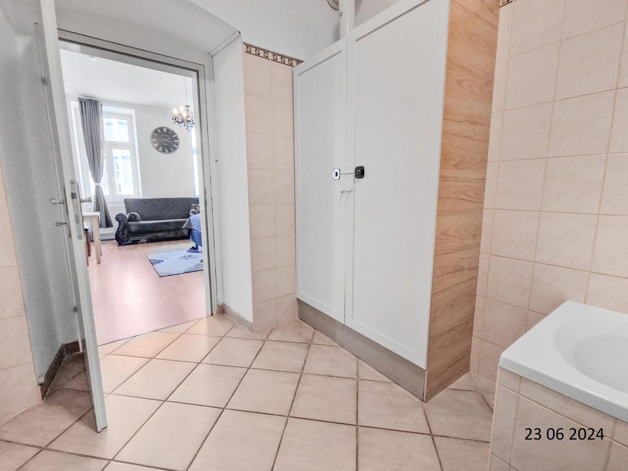 Apartament Elegant Three-bedroom *